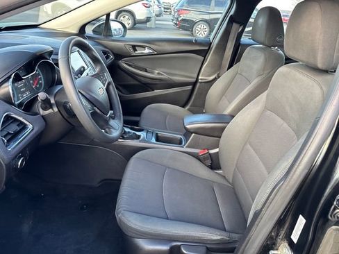 Used 2016 Chevrolet Cruze LT image 9