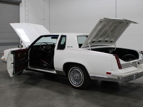 Used 1988 Oldsmobile Cutlass Supreme Classic Brougham RWD image 37