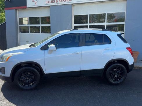Used 2015 Chevrolet Trax LT w/ LT Plus Package AWD/4WD image 8