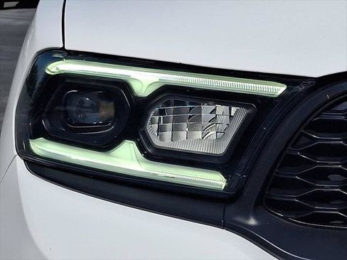 Certified 2022 Dodge Durango R/T w/ Blacktop Package AWD/4WD image 9