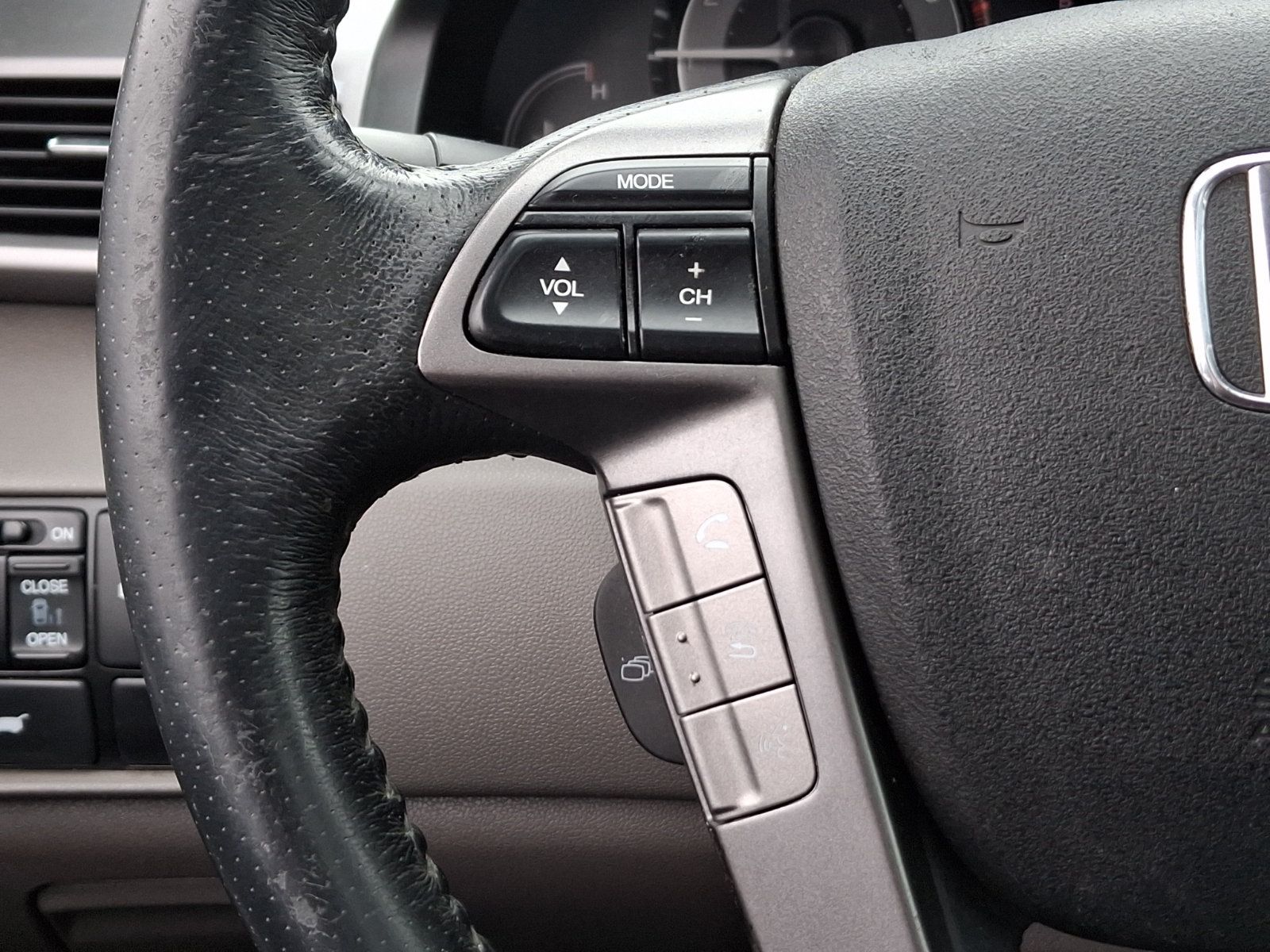 Used 2014 Honda Odyssey EX-L image 22