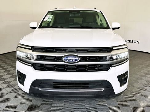 Used 2024 Ford Expedition Max XLT image 8