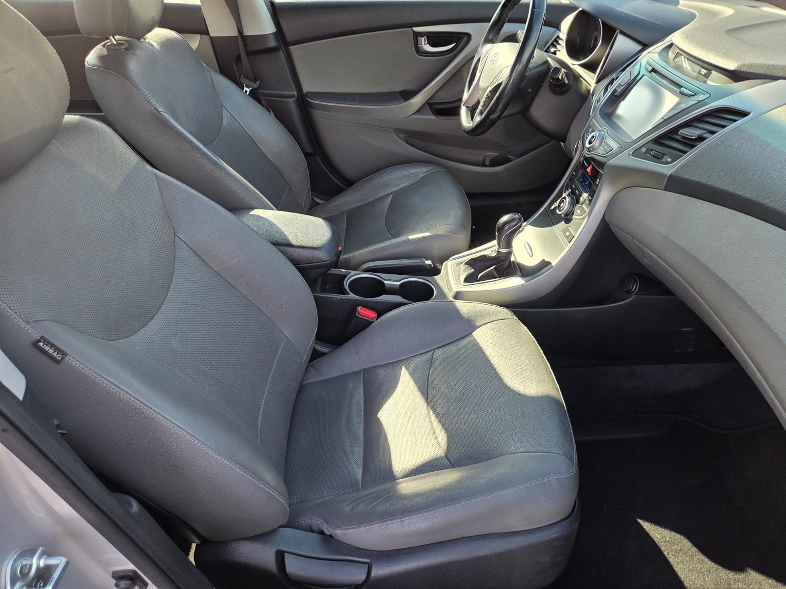 Used 2014 Hyundai Elantra Limited w/ Option Group 03 FWD image 15