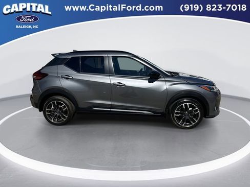 Used 2023 Nissan Kicks SR image 9
