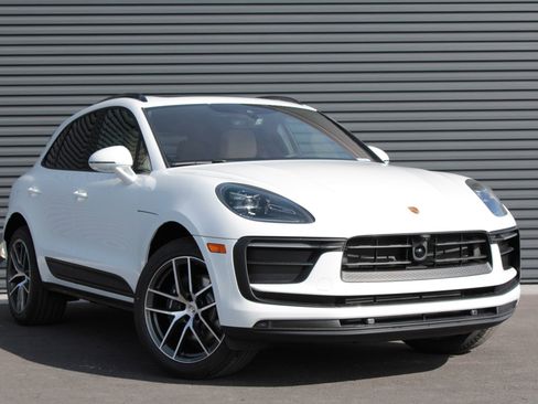 New 2026 Porsche Macan image 7