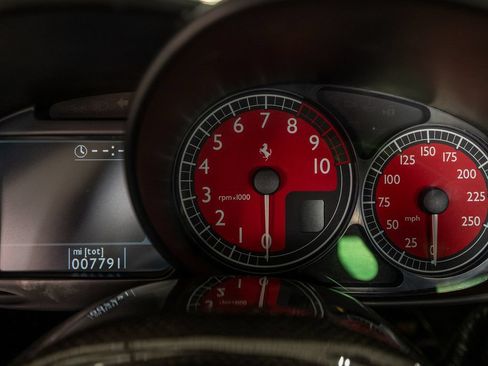 Used 2003 Ferrari Enzo RWD image 32