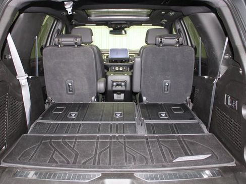 Used 2023 Chevrolet Tahoe Z71 w/ Luxury Package image 8