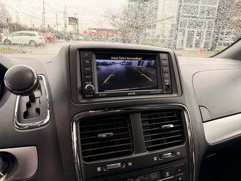 Used 2018 Dodge Grand Caravan GT image 44