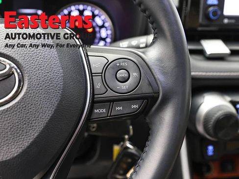 Used 2021 Toyota RAV4 LE image 16