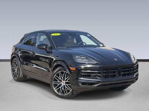 Used 2025 Porsche Cayenne Coupe AWD/4WD image 1