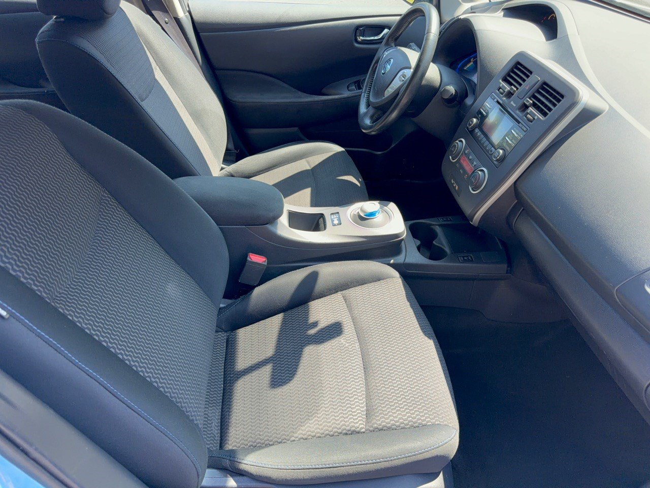 Used 2015 Nissan Leaf S w/ Charge Package FWD image 30