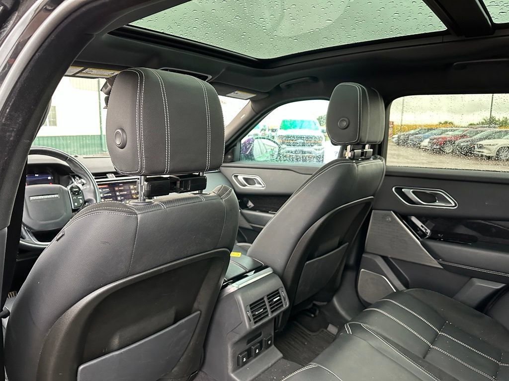 Used 2018 Land Rover Range Rover Velar R-Dynamic SE AWD/4WD image 22