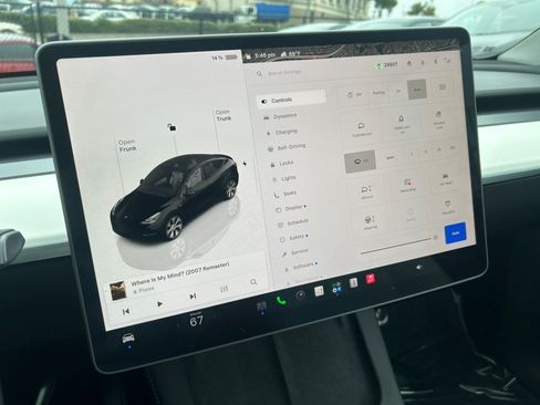 Used 2024 Tesla Model Y Long Range AWD/4WD image 21
