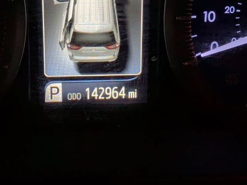 Used 2016 Toyota Sienna XLE w/ XLE Navigation Package AWD/4WD image 3