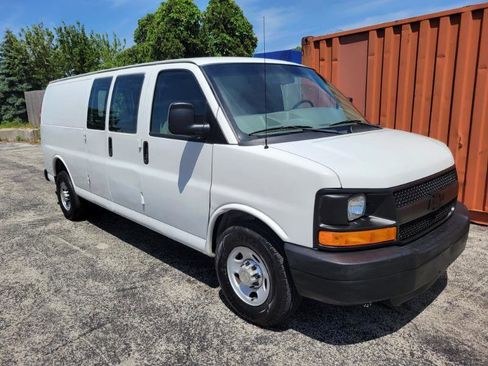 Used 2011 Chevrolet Express 3500 Extended RWD image 5