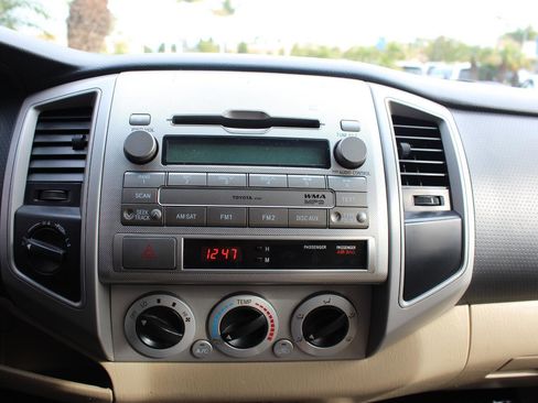 Used 2011 Toyota Tacoma 4x4 Double Cab image 22