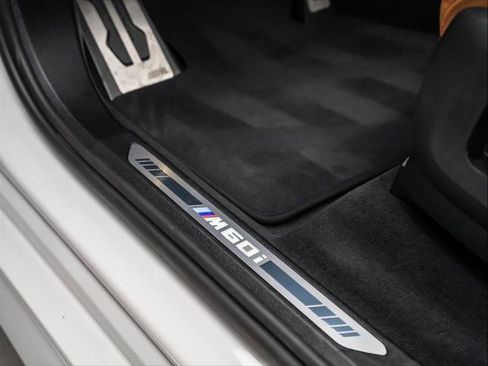 Used 2025 BMW X5 M60i w/ Executive Package image 29