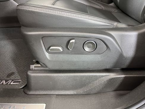 Used 2021 GMC Yukon Denali w/ Denali Premium Package image 27