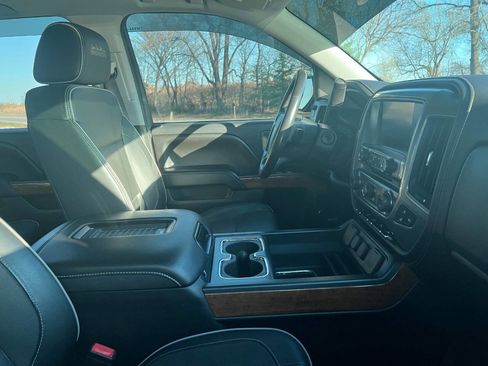 Used 2017 Chevrolet Silverado 1500 High Country image 9