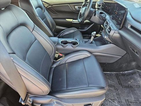 Used 2025 Ford Mustang Premium image 20