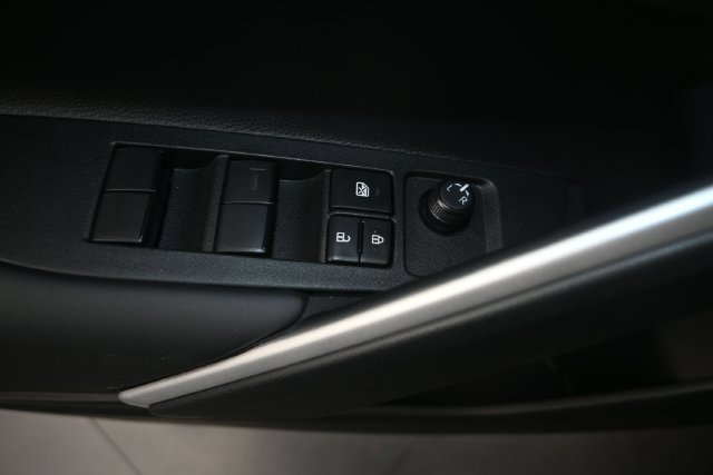 Used 2026 Toyota Corolla Cross LE w/ Moonroof Package FWD image 11