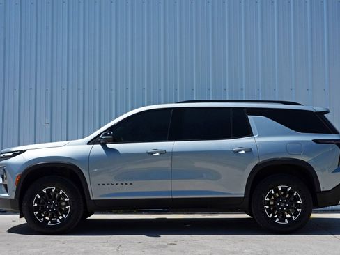 Used 2024 Chevrolet Traverse Z71 w/ Enhanced Driving Package image 8