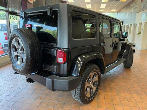 Used 2016 Jeep Wrangler Unlimited Sahara w/ Max Tow Package AWD/4WD image 8