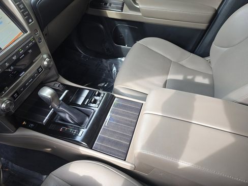 Used 2020 Lexus GX 460 Premium image 25