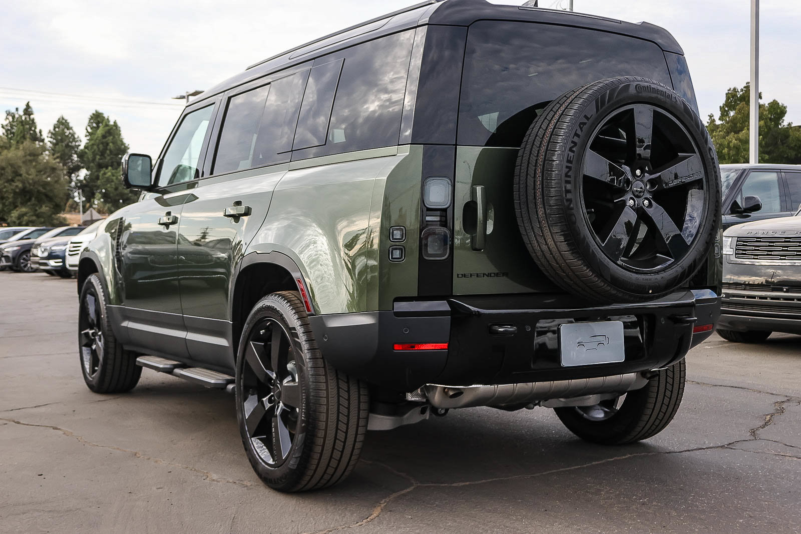 New 2026 Land Rover Defender 110 S AWD/4WD image 7