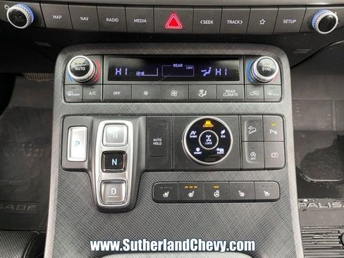 Used 2024 Hyundai Palisade Limited AWD/4WD image 33