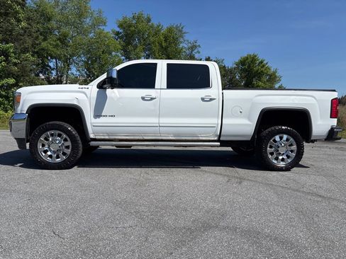 Used 2015 GMC Sierra 2500 SLE w/ SLE Preferred Package AWD/4WD image 2