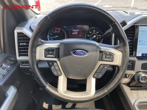 Used 2022 Ford F250 Lariat w/ Black Appearance Pkg AWD/4WD image 9