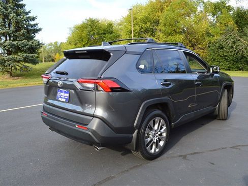 Used 2022 Toyota RAV4 XLE Premium image 5