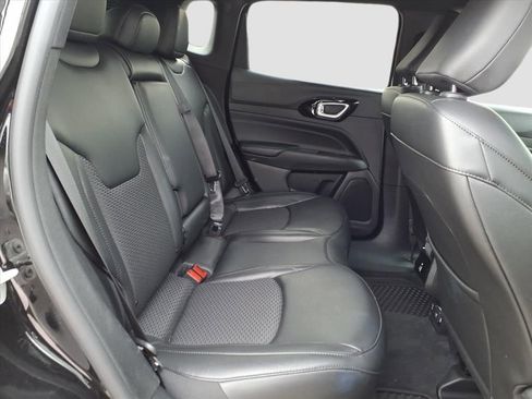 Used 2022 Jeep Compass Altitude w/ Convenience Group image 12