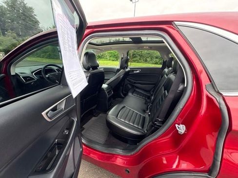 Used 2019 Ford Edge SEL w/ Equipment Group 201A FWD image 12