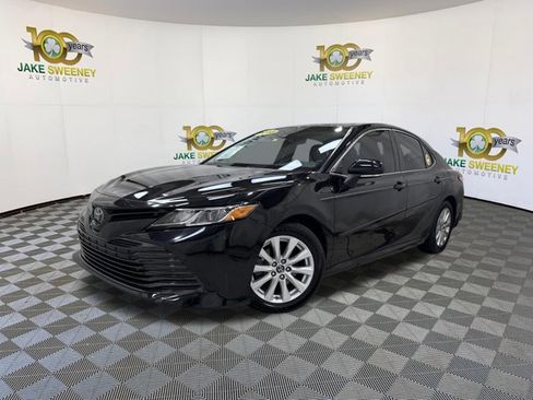 Used 2018 Toyota Camry LE w/ Audio Package FWD image 4