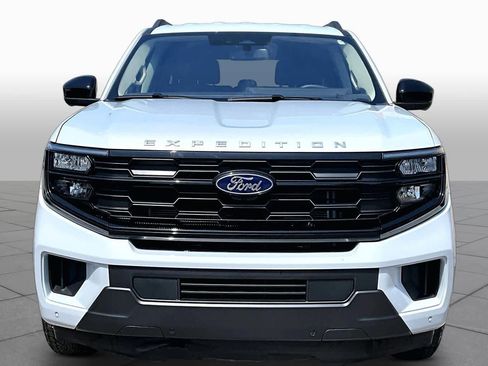 Certified 2025 Ford Expedition Active RWD image 4