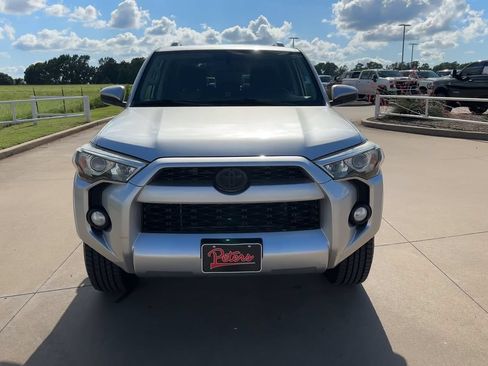Used 2018 Toyota 4Runner SR5 RWD image 4