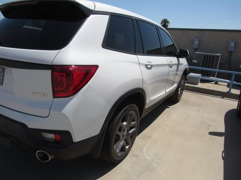 Used 2023 Honda Passport EX-L image 3