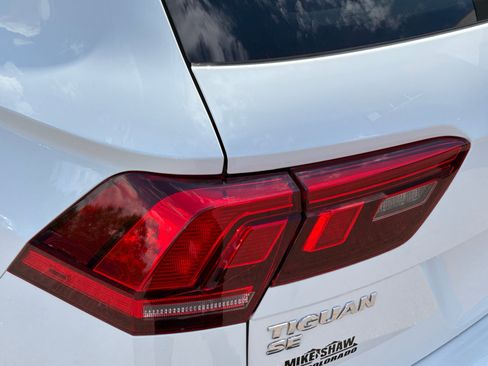 Used 2021 Volkswagen Tiguan SE R-Line AWD/4WD image 26