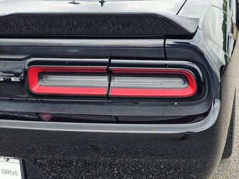 Used 2022 Dodge Challenger GT w/ Plus Package RWD image 9