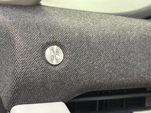 Used 2025 Ford Explorer Platinum w/ Ultimate Package image 35