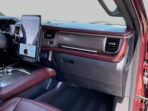 Used 2023 Ford Expedition Limited AWD/4WD image 18