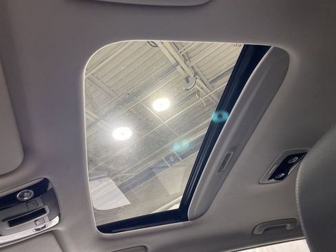 Used 2024 Kia Seltos SX w/ SX Sunroof Package image 16