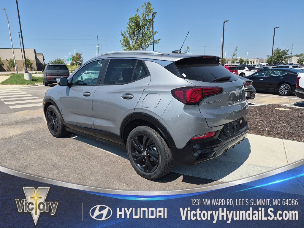 Used 2024 Buick Encore GX Sport Touring FWD image 3