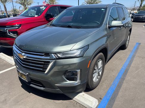 Used 2023 Chevrolet Traverse LT FWD image 3