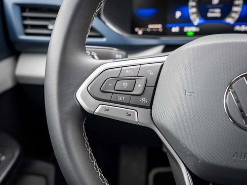 Used 2023 Volkswagen Taos SE image 28