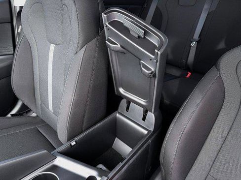 New 2026 Hyundai Elantra SE image 18