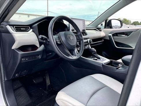 Used 2019 Toyota RAV4 Limited w/ Carpet Mat Package AWD/4WD image 8