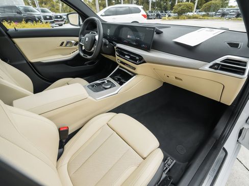 Used 2025 BMW 330i Sedan image 41